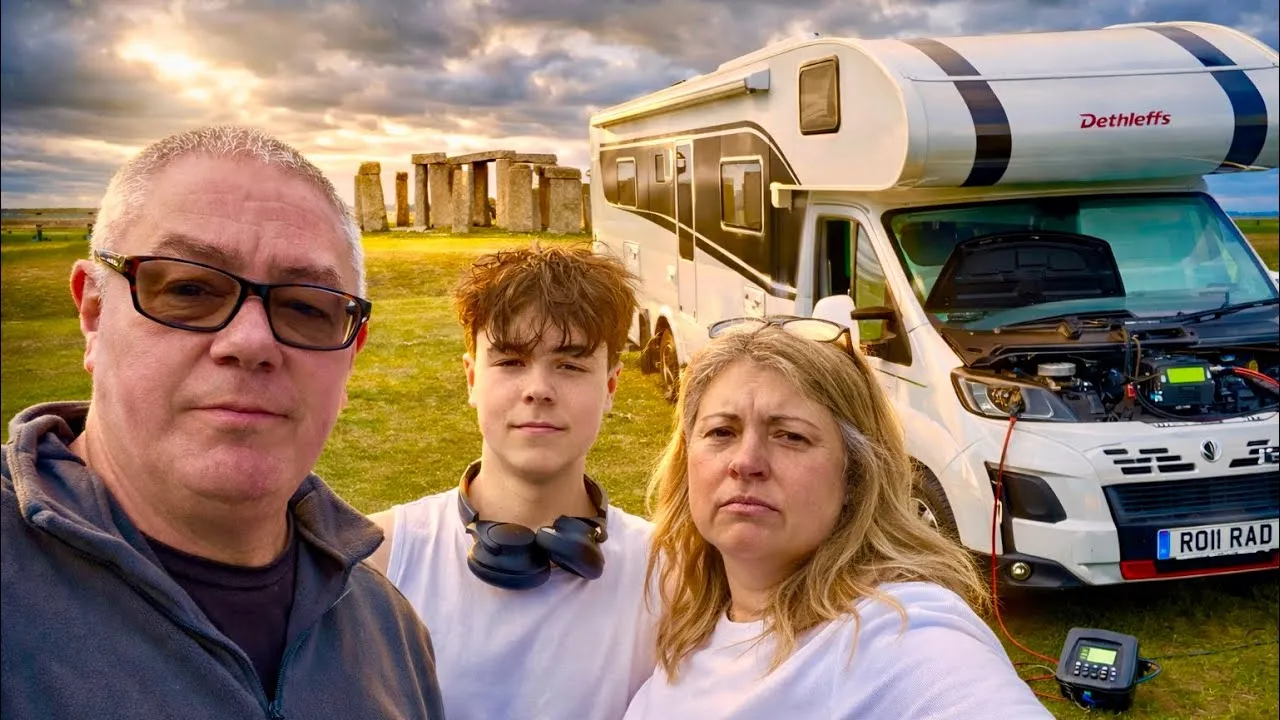 Silly Mistake leaves us Stranded at Stonehenge